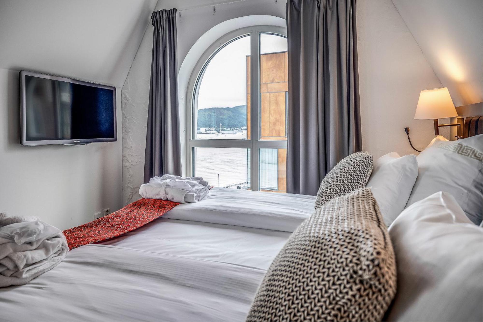 Quality Hotel Waterfront Олесун Екстериор снимка