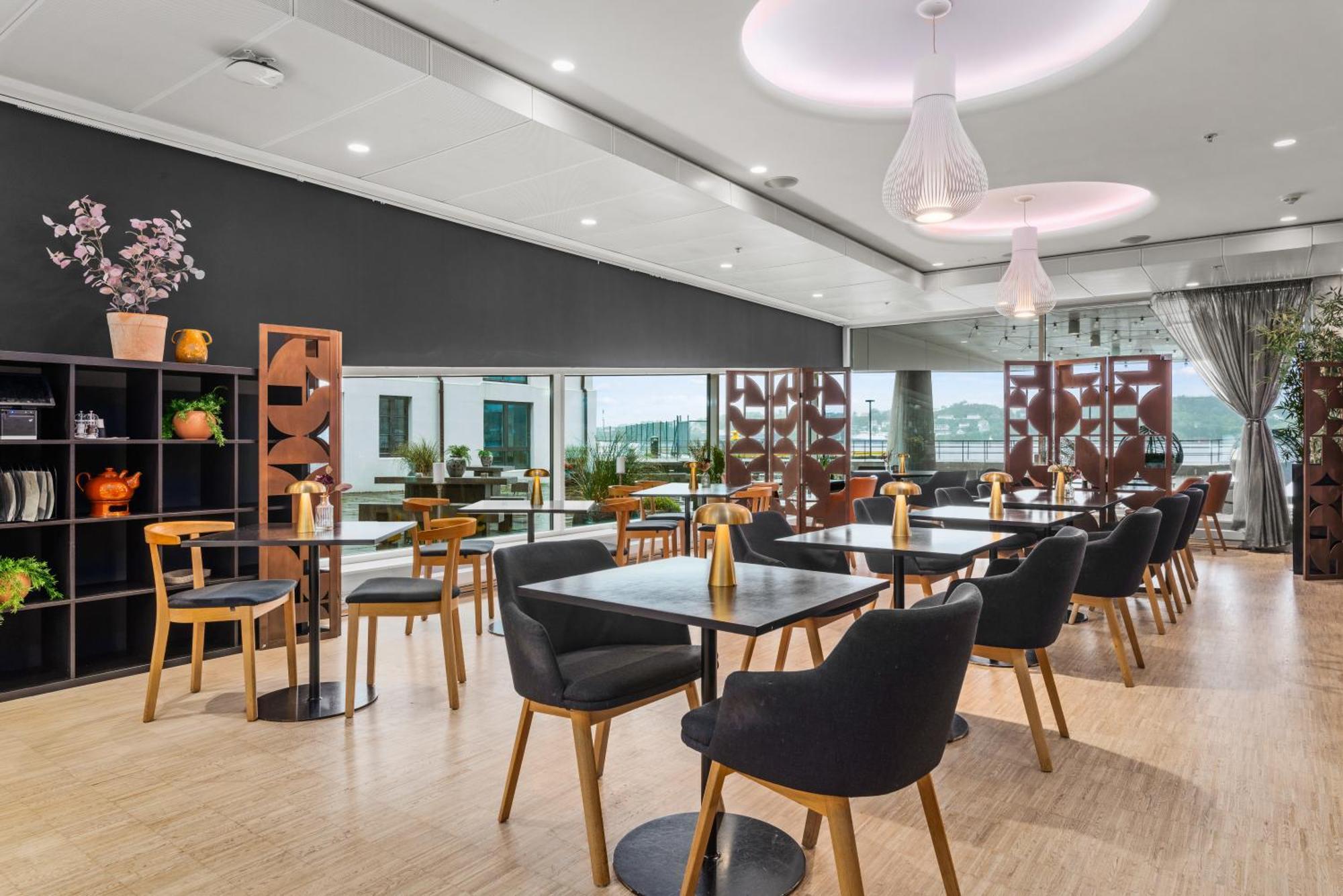 Quality Hotel Waterfront Олесун Екстериор снимка